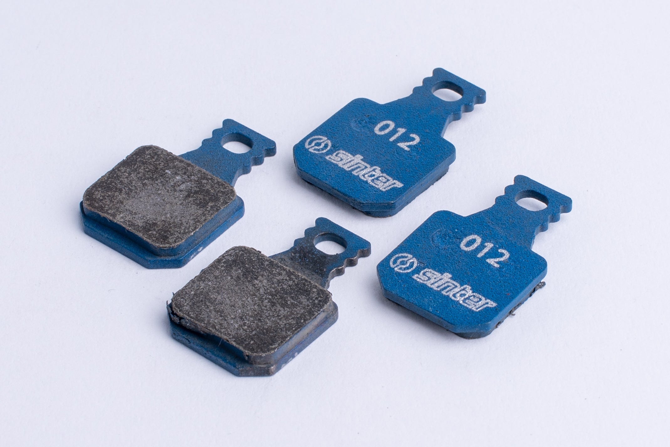 Magura 12 Blue Bulk 25pc